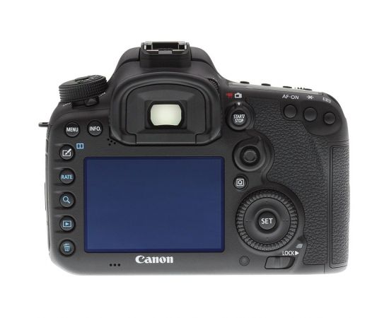 Фото Canon EOS 7D Mark II Body, изображение 3 от магазина Manzana
