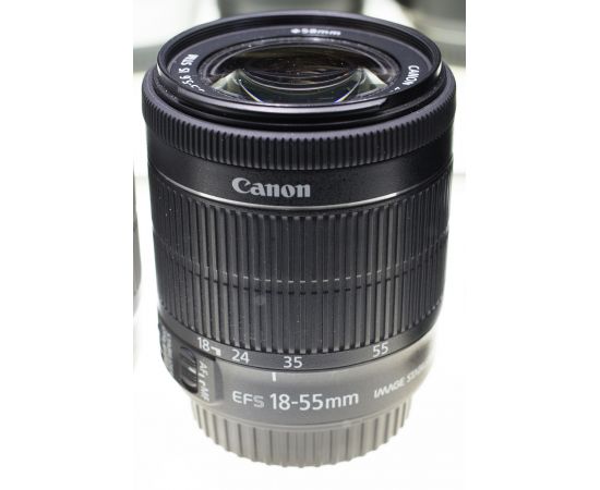 Фото Canon EF-S 18-55mm f/3,5-5,6 DC III, изображение 5 от магазина Manzana